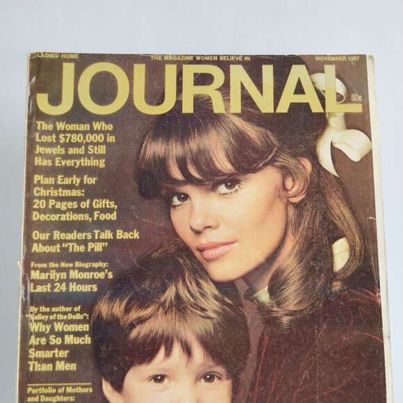 Ladie's Home Journal November 1967 Vintage Magazine - Picture 2 of 4